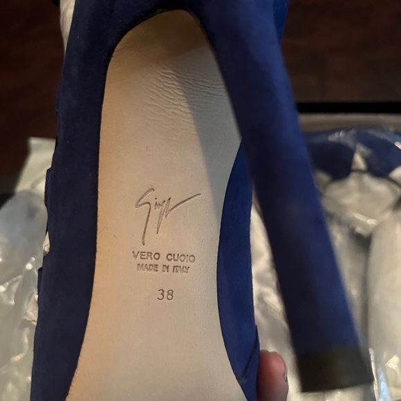 Giuseppe Zanotti’s authentic heels - Picture 5 of 7